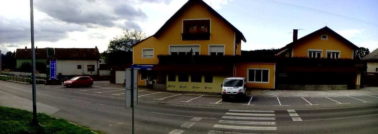 Restoran I Prenociste Egghus Hotel Nasice Exterior foto